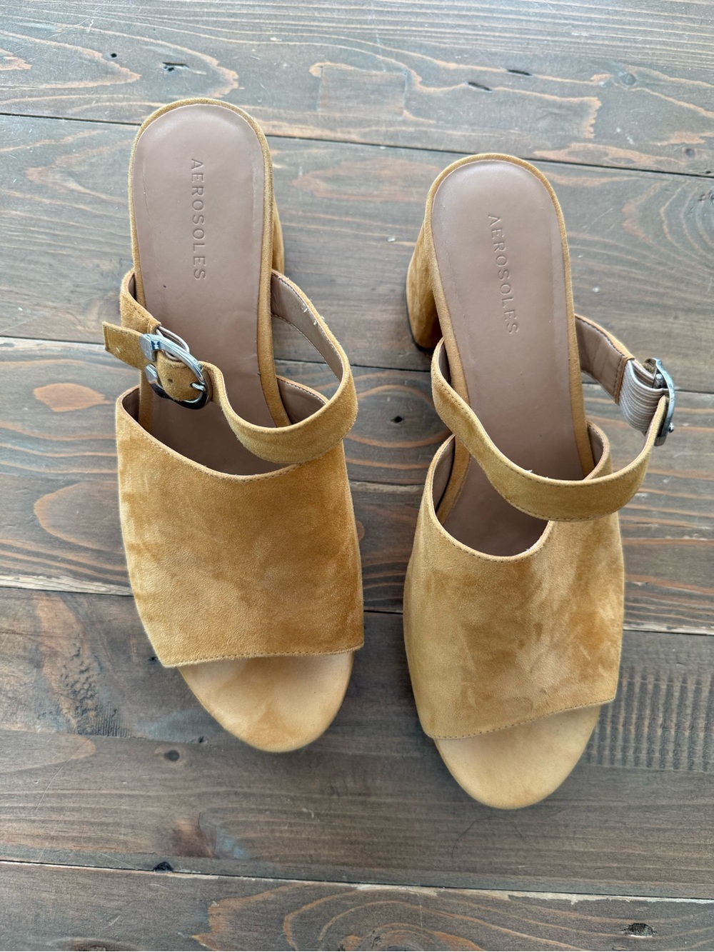 AEROSOLES Tan Suede Block Heel Mules with Buckle Strap.  NWOT